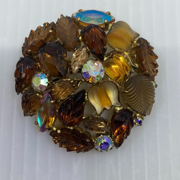 Vtg 1950 CONTINENTAL ? moulded glass rhinestone 1 3/4" diameter brooch - Picture 1 of 2